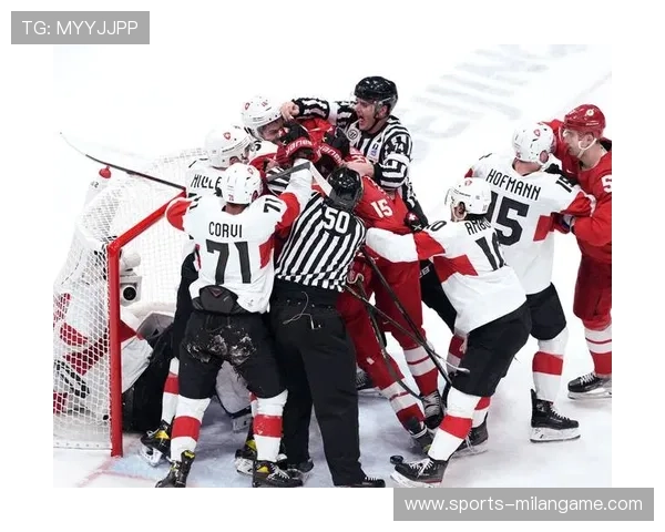 俄罗斯冰球联赛：门将连扑四球成英雄