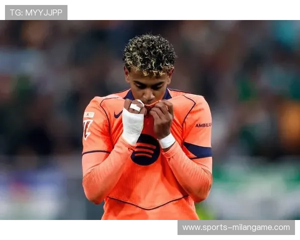 加维抢断后直塞瞬间穿透,巴萨攻势势如破竹